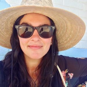 Meet your Posher, Rebecca